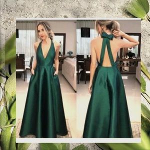 $795 NWT Badgley Mischka V-neck Bow Satin Gown